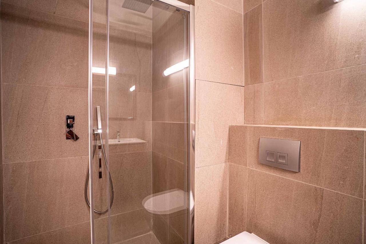 135 - Urban Five Star Apartment In Center Of Párizs Kültér fotó